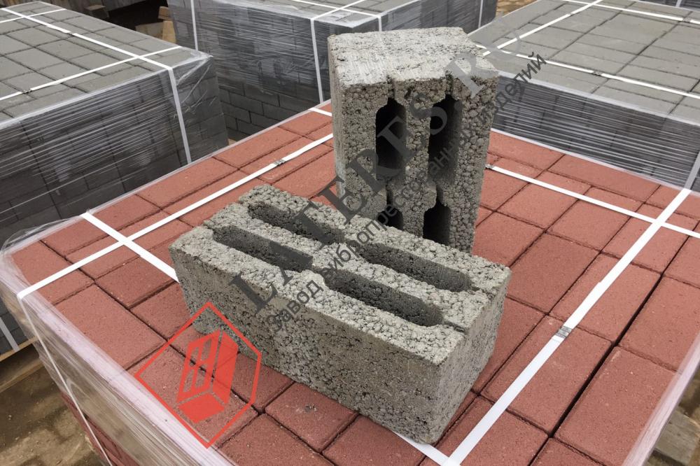 Блок 200×200×400 М100 четырехщелевой