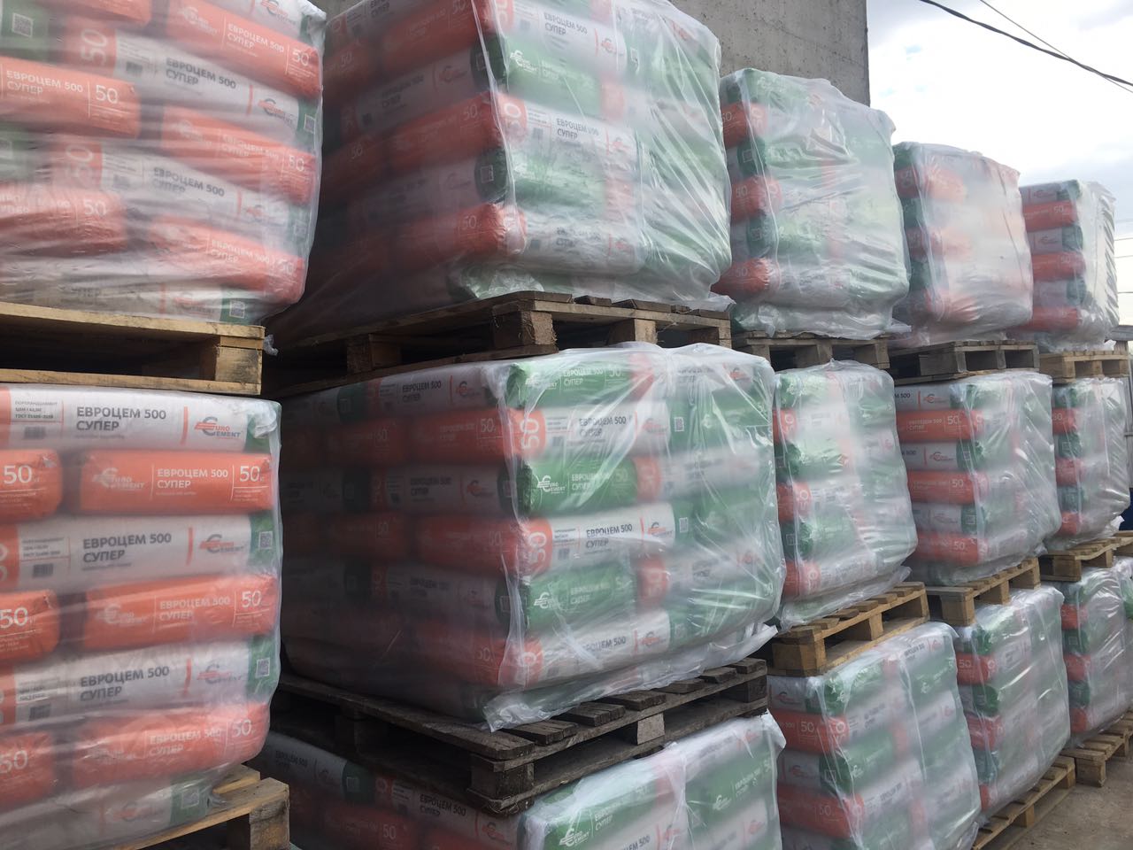 Цемент 50 кг Д0 EuroCem 500 Super ЦЕМ I 42.5 H EuroCement